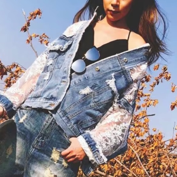 Western Embroidered Floral Lace Frayed Jean Denim Jacket - Picture 4 of 4